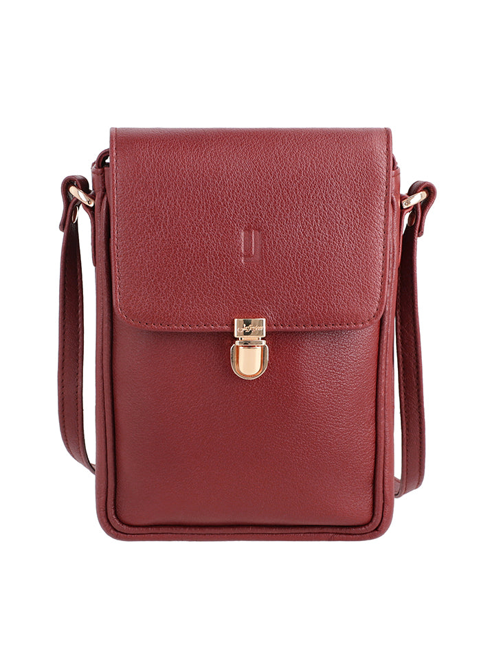 Maroon Leather shoulder bag with Tucky lock