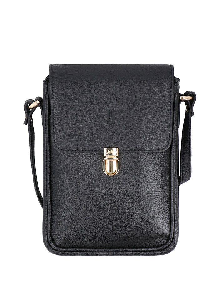 Elegant Black  leather shoulder bag